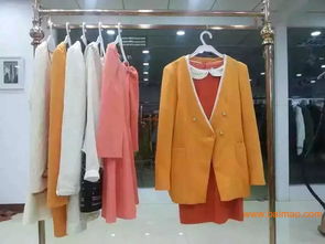 服裝廠家直供 探索尾貨與品牌折扣女裝的批發商機